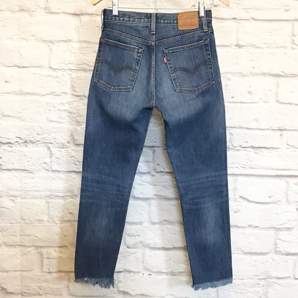 Levi’s W26 (US 2/3) Wedgie White Oak Cone Denim Women’s Jeans Hand Cropped Hems - Picture 4 of 12